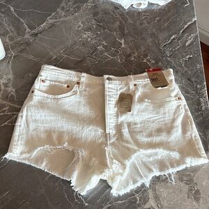 Levi’s white 501 shorts size 33